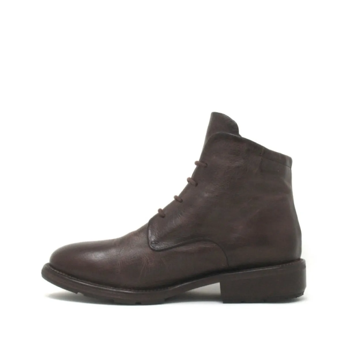 laced boots - brown