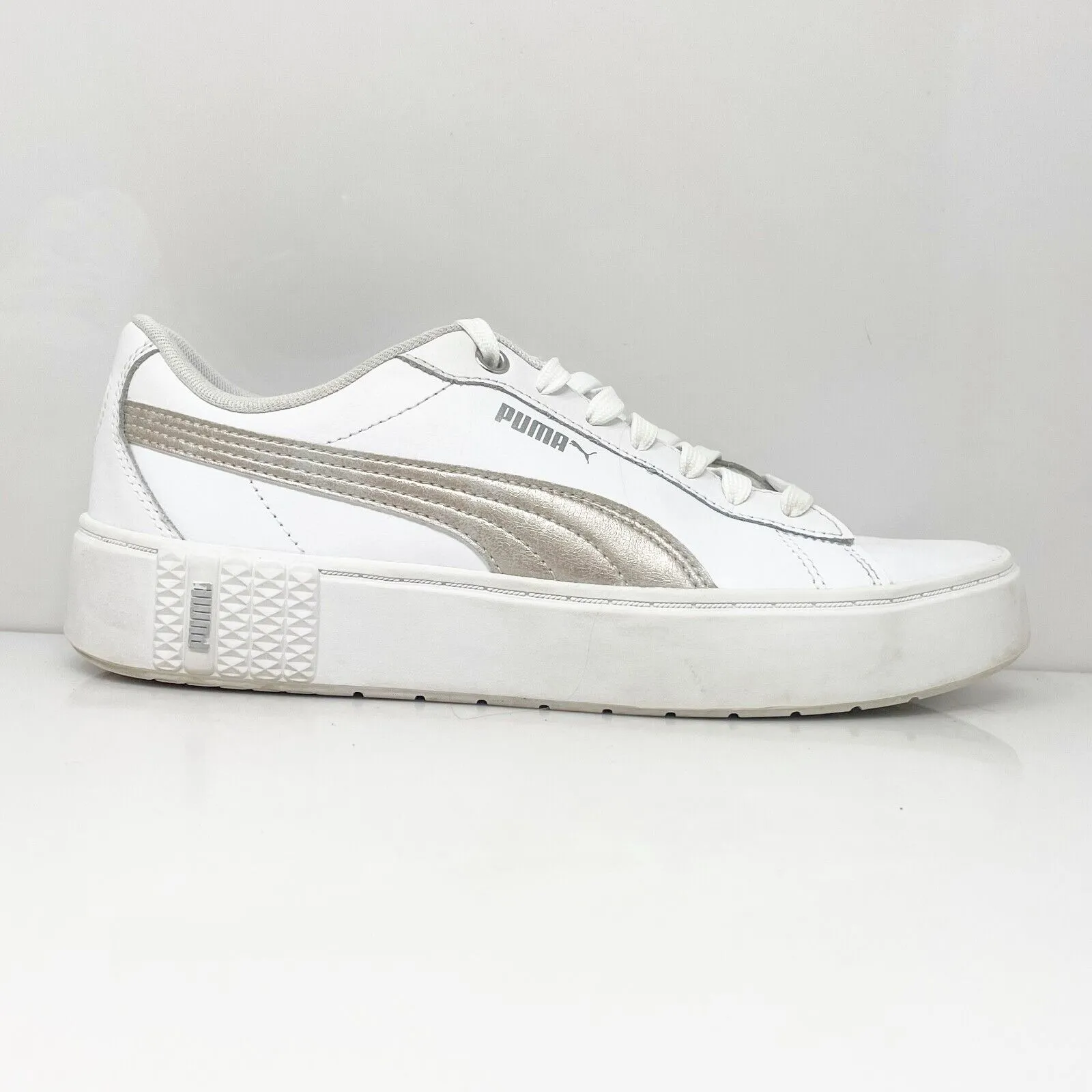 Puma Womens Smash Platform V2 381450-01 White Casual Shoes Sneakers Size 9